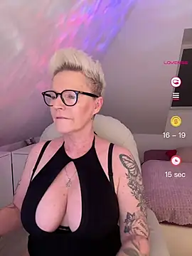 German Milf online show from 04-28-26, 12:43