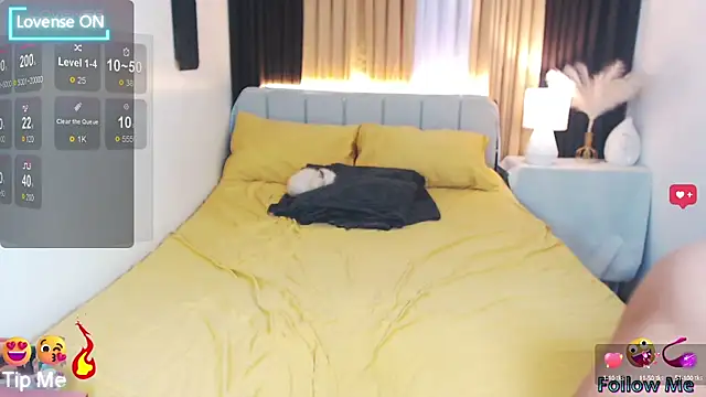 Snapshot of Ella_Fantasiax chatting on 03-05-25, 02:56 Ella Fantasiax online show from 03-05-25, 02:56