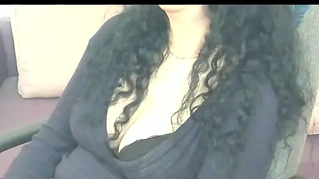 Snapshot of SweetArtemis chatting on 02-17-25, 10:07 SweetArtemis online show from 02-17-25, 10:07