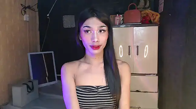Snapshot of ToKeNa chatting on 02-07-25, 04:24 ToKeNa online show from 02-07-25, 04:24