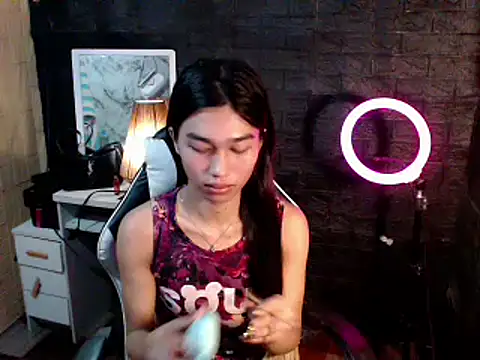 Snapshot of ToKeNa chatting on 03-15-25, 05:48 ToKeNa online show from 03-15-25, 05:48