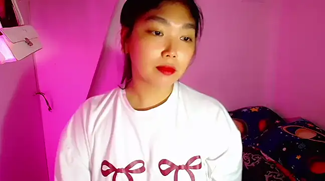 TR4NSCUTI3 online show from 02-26-25, 09:48