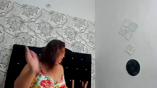 Keira Lennox online show from 12-22-25, 11:40