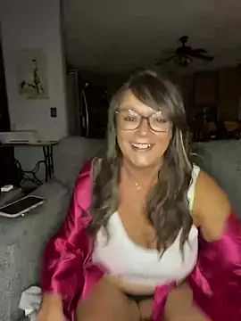 Snapshot of cowgirlc chatting on 02-05-25, 03:23 cowgirlc online show from 02-05-25, 03:23