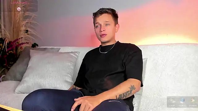 Snapshot of Tim_wolf chatting on 02-16-25, 07:37 Tim wolf online show from 02-16-25, 07:37