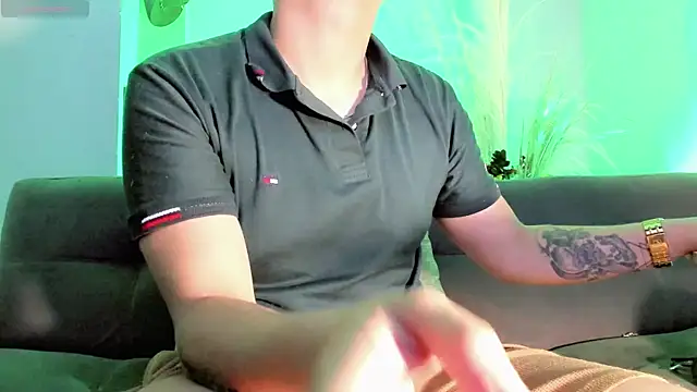 Snapshot of Tim_wolf chatting on 03-07-25, 08:13 Tim wolf online show from 03-07-25, 08:13