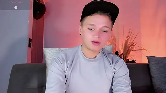 Snapshot of Tim_wolf chatting on 03-10-25, 05:33 Tim wolf online show from 03-10-25, 05:33