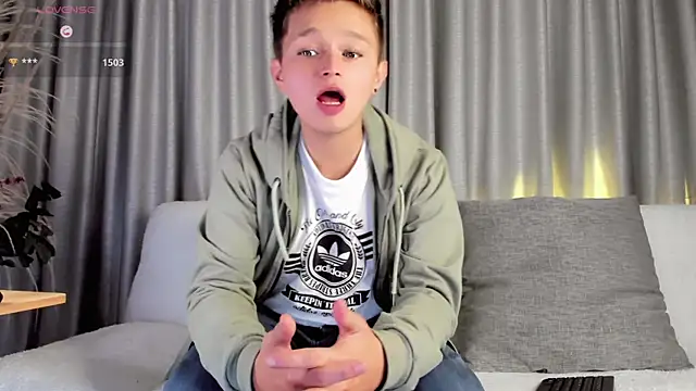 Snapshot of Tim_wolf chatting on 03-18-25, 11:41 Tim wolf online show from 03-18-25, 11:41