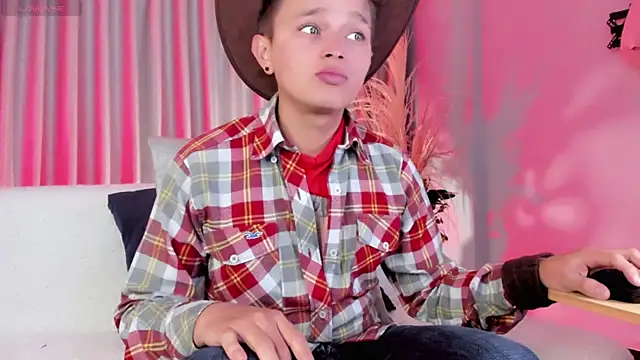 Snapshot of Tim_wolf chatting on 03-21-25, 04:28 Tim wolf online show from 03-21-25, 04:28