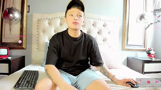 Snapshot of Tim_wolf chatting on 09-12-25, 04:29 Tim wolf online show from 09-12-25, 04:29