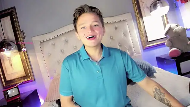 Snapshot of Tim_wolf chatting on 09-17-25, 05:53 Tim wolf online show from 09-17-25, 05:53