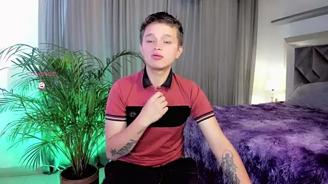 Snapshot of Tim_wolf chatting on 09-19-25, 02:29 Tim wolf online show from 09-19-25, 02:29