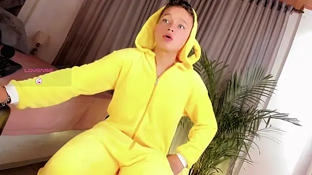 Snapshot of Tim_wolf chatting on 09-27-25, 05:07 Tim wolf online show from 09-27-25, 05:07