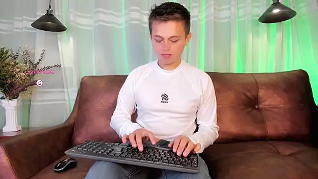 Snapshot of Tim_wolf chatting on 10-23-25, 12:59 Tim wolf online show from 10-23-25, 12:59