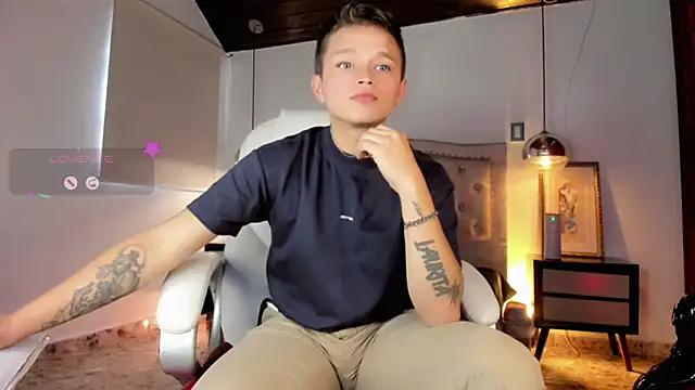 Snapshot of Tim_wolf chatting on 11-22-25, 09:14 Tim wolf online show from 11-22-25, 09:14