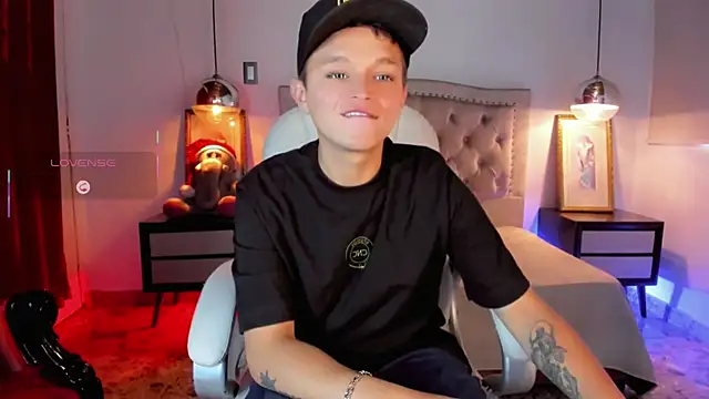 Snapshot of Tim_wolf chatting on 11-27-25, 08:22 Tim wolf online show from 11-27-25, 08:22