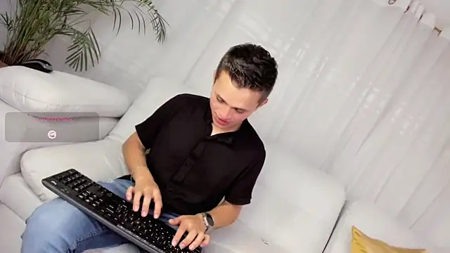 Snapshot of Tim_wolf chatting on 03-07-26, 09:34 Tim wolf online show from 03-07-26, 09:34