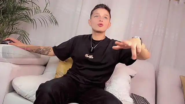 Snapshot of Tim_wolf chatting on 03-12-26, 08:59 Tim wolf online show from 03-12-26, 08:59