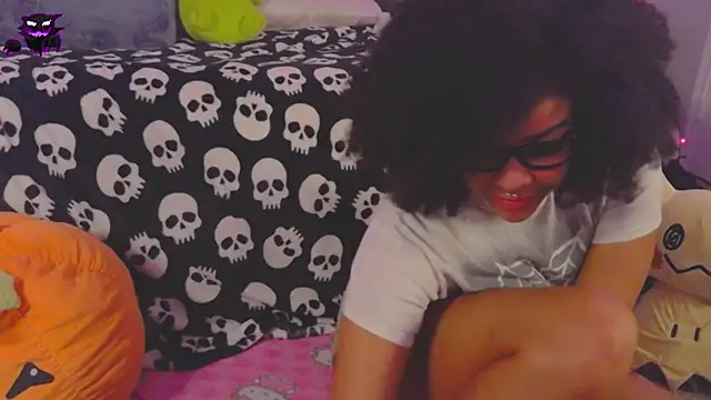 Snapshot of N1NT3NDH03 chatting on 12-17-24, 03:39 N1NT3NDH03 online show from 12-17-24, 03:39