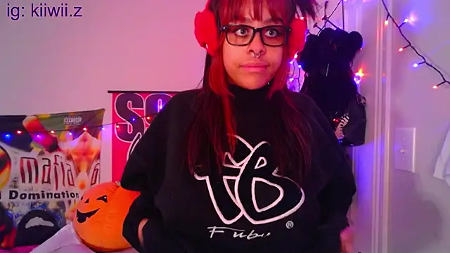 Snapshot of N1NT3NDH03 chatting on 02-20-25, 05:33 N1NT3NDH03 online show from 02-20-25, 05:33