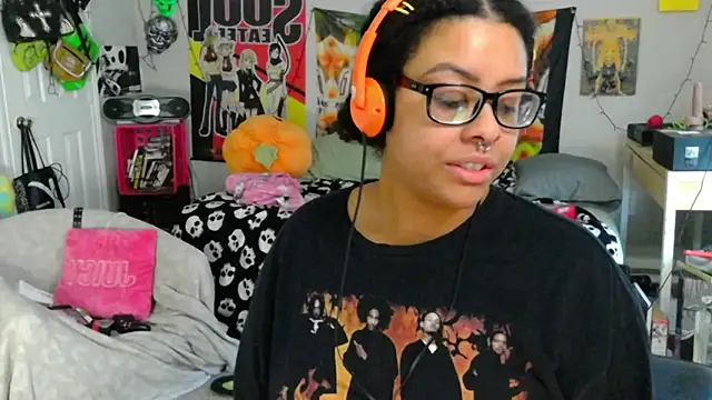 Snapshot of N1NT3NDH03 chatting on 09-09-25, 04:28 N1NT3NDH03 online show from 09-09-25, 04:28