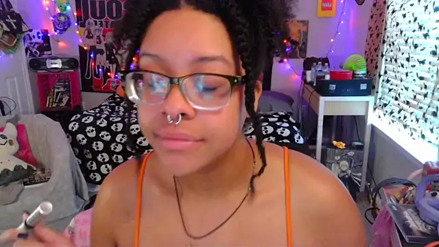 Snapshot of N1NT3NDH03 chatting on 09-26-25, 12:42 N1NT3NDH03 online show from 09-26-25, 12:42