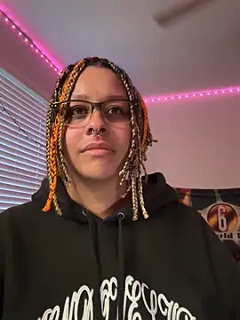 Snapshot of N1NT3NDH03 chatting on 03-11-26, 01:06 N1NT3NDH03 online show from 03-11-26, 01:06