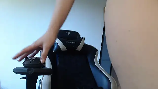 Lisakisss online show from 04-26-26, 06:22