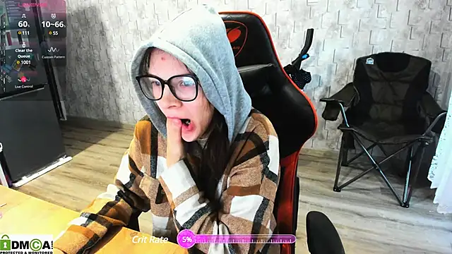 Snapshot of MollyLollipop chatting on 12-13-24, 03:27 MollyLollipop online show from 12-13-24, 03:27