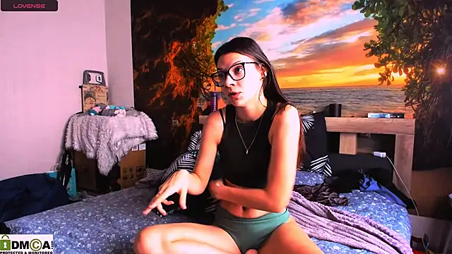 Snapshot of MollyLollipop chatting on 01-23-25, 04:30 MollyLollipop online show from 01-23-25, 04:30