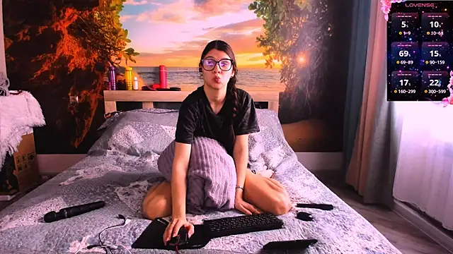 Snapshot of MollyLollipop chatting on 03-05-25, 02:25 MollyLollipop online show from 03-05-25, 02:25