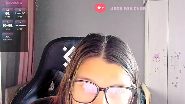 Snapshot of MollyLollipop chatting on 09-29-25, 04:50 MollyLollipop online show from 09-29-25, 04:50