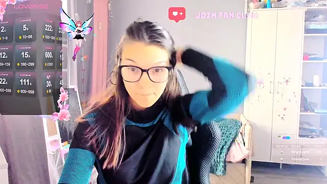 Snapshot of MollyLollipop chatting on 10-14-25, 02:56 MollyLollipop online show from 10-14-25, 02:56