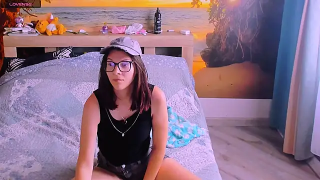 MollyLollipop online show from 06-15-26, 03:42