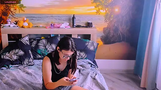 MollyLollipop online show from 06-17-26, 04:59