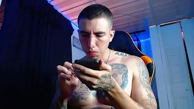 Adam Hudsond online show from 07-10-26, 01:14