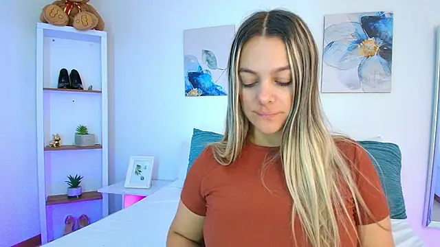 Isabella Harley online show from 04-14-26, 01:17