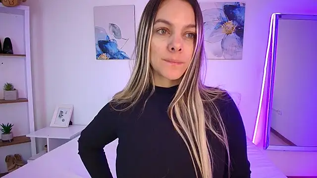 Snapshot of Isabella_Harley chatting on 07-15-26, 01:27 Isabella Harley online show from 07-15-26, 01:27