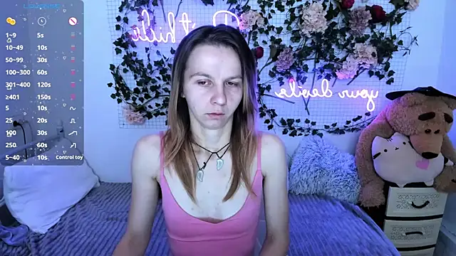 Snapshot of Bell_a_mi_ chatting on 12-20-25, 01:51 Bell a mi online show from 12-20-25, 01:51