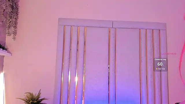 Snapshot of Saekohofman chatting on 10-15-25, 04:12 Saekohofman online show from 10-15-25, 04:12