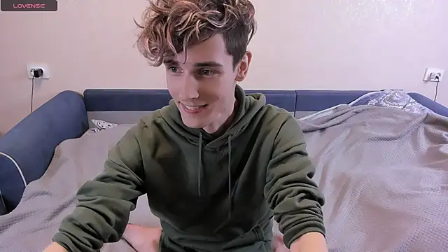 Snapshot of James_Mills chatting on 12-13-24, 07:10 James Mills online show from 12-13-24, 07:10