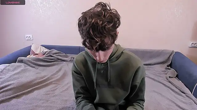 Snapshot of James_Mills chatting on 02-26-25, 08:33 James Mills online show from 02-26-25, 08:33