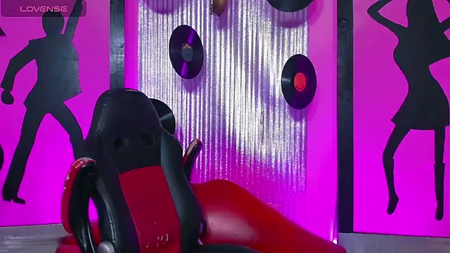 nickyminach  online show from 04-23-26, 07:27