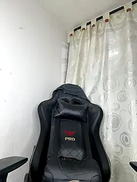 Snapshot of Ortegakim chatting on 11-30-25, 08:40 Ortegakim online show from 11-30-25, 08:40