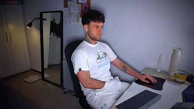 HonestAndrew online show from 02-10-26, 08:24