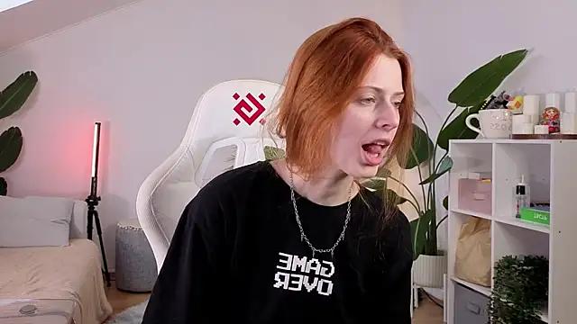 doll lesli online show from 10-09-25, 09:18