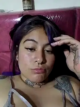 Snapshot of Juanavic chatting on 12-24-24, 02:32 Juanavic online show from 12-24-24, 02:32