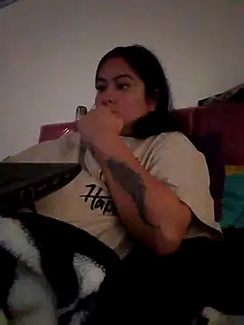 Snapshot of Juanavic chatting on 12-28-24, 01:49 Juanavic online show from 12-28-24, 01:49