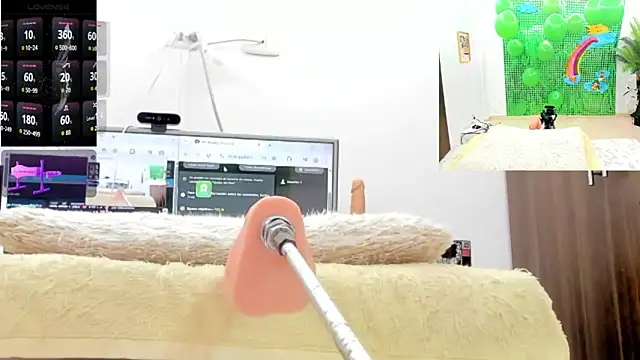 Paulina Davis  online show from 03-18-26, 12:03