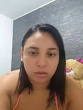 Snapshot of LizzRouse chatting on 01-12-26, 06:46 LizzRouse online show from 01-12-26, 06:46